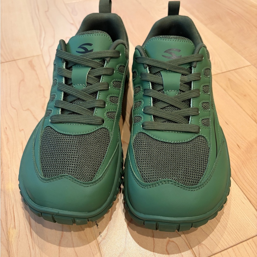 Hobibear Sneaker Size 43 (US 9.5)